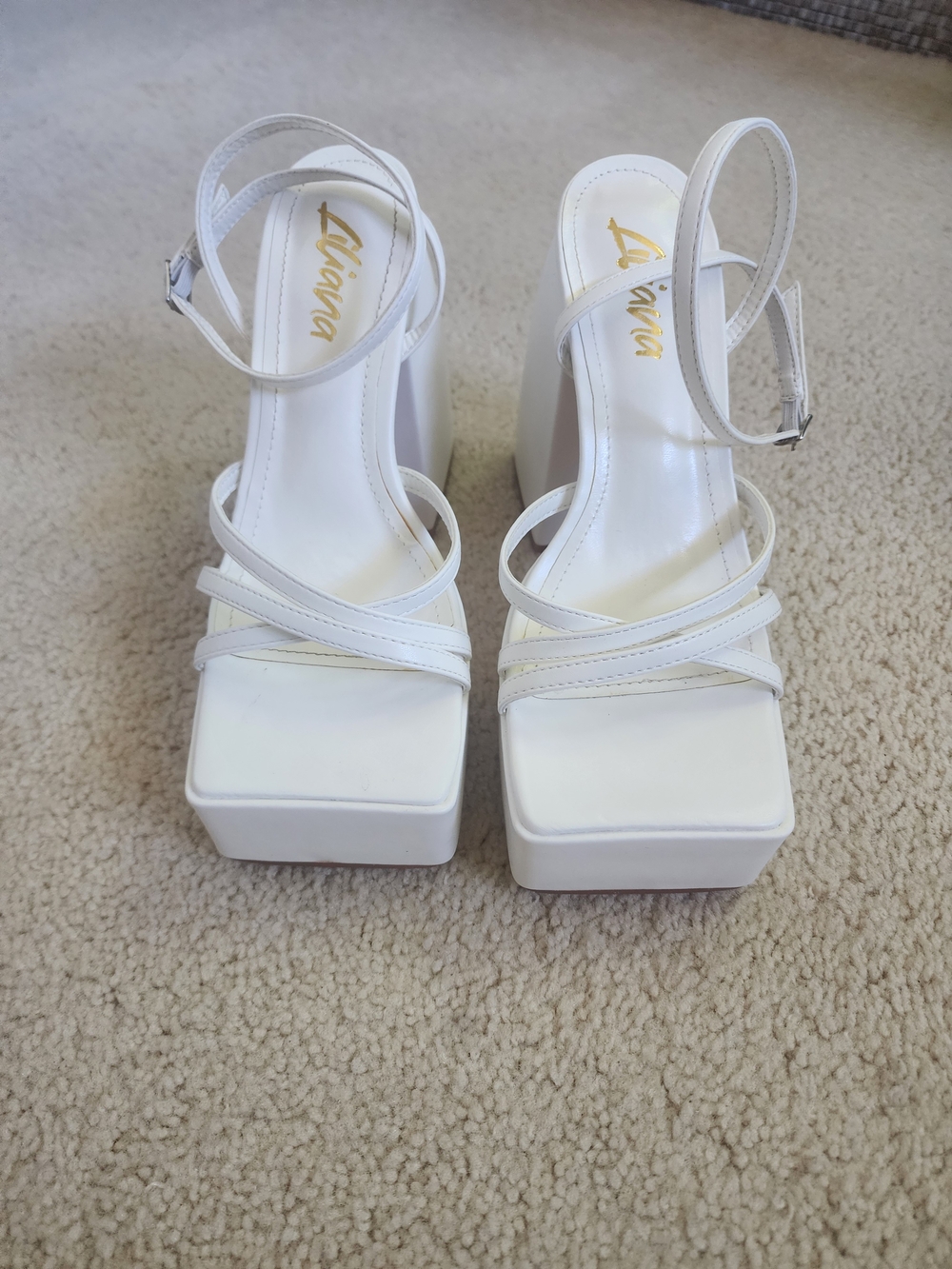 White Square-Toe Platform Sandals with Ankle Strap Brand  Liliana Size 7